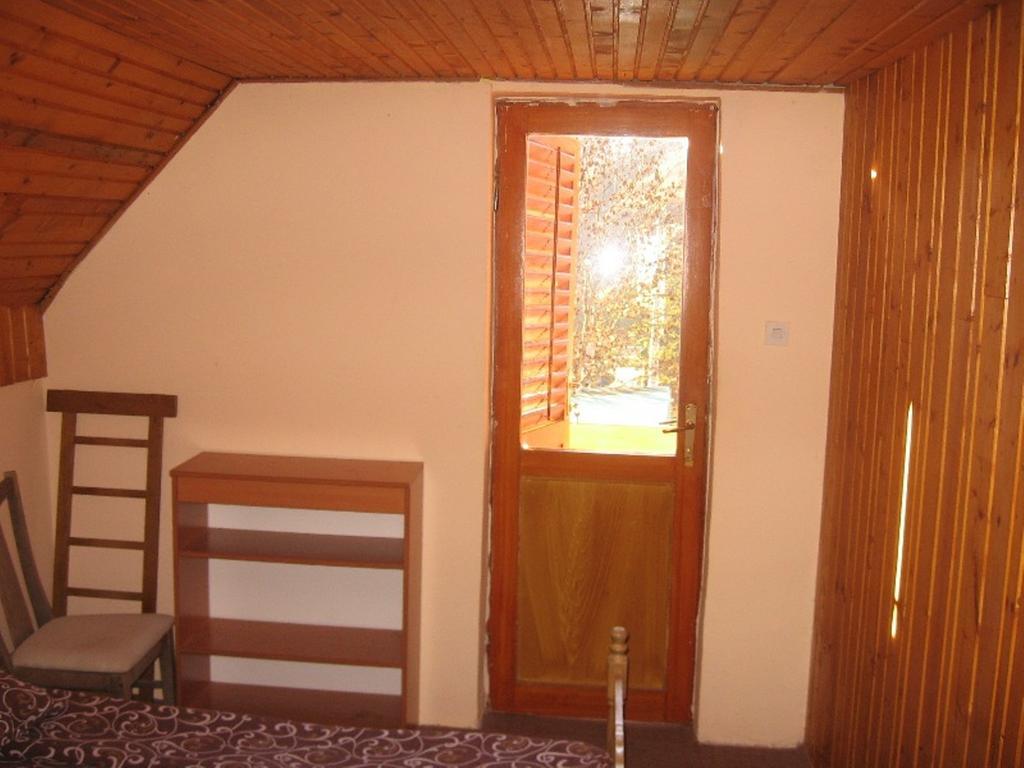 Tara Bridge Castle Hotel Zabljak  Bilik gambar